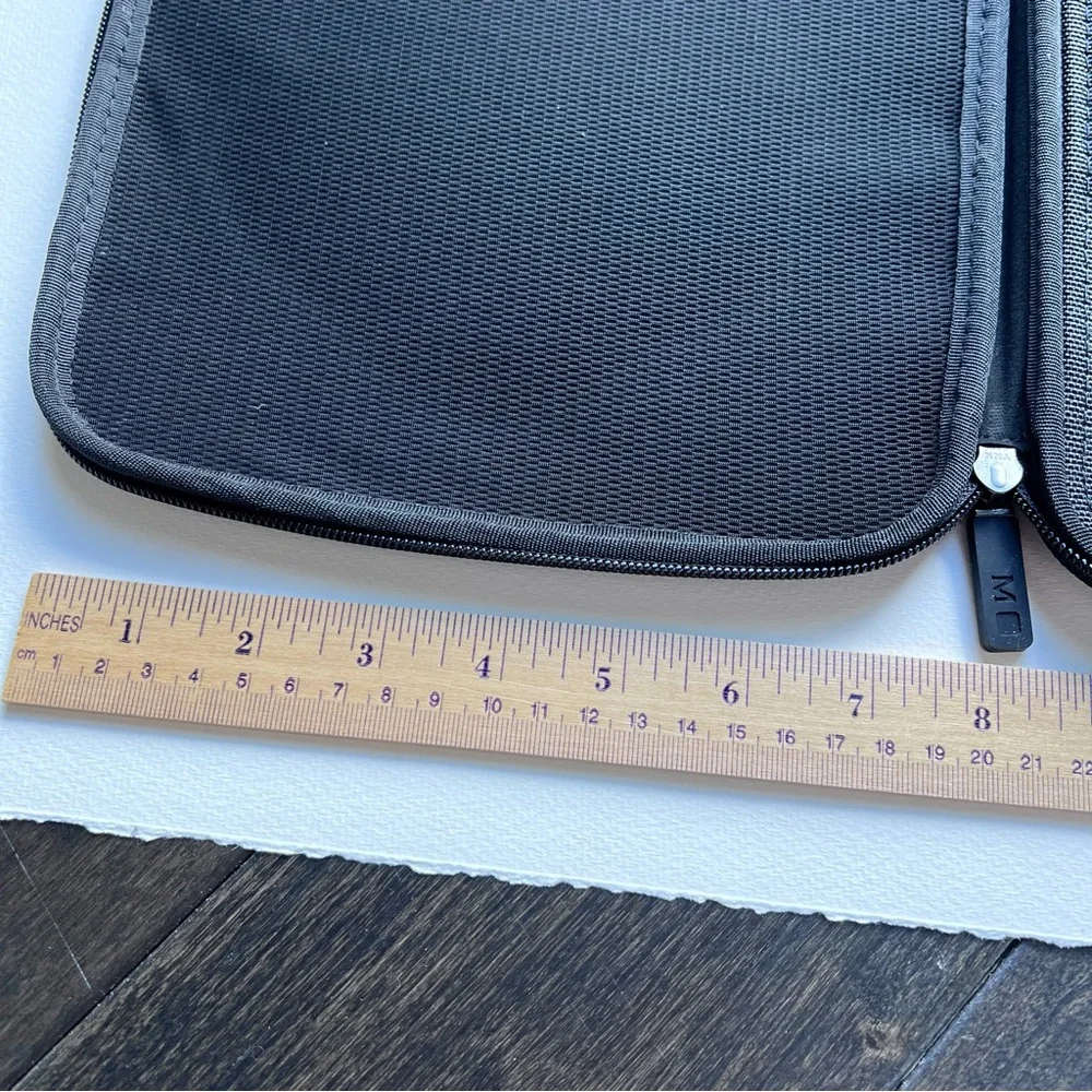 Moleskine Black Tablet Cover with Zip Closure // VINTAGE